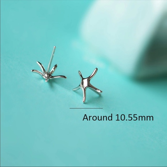 LAST PAIR Petite Silver Starfish earrings - Picture 2 of 6